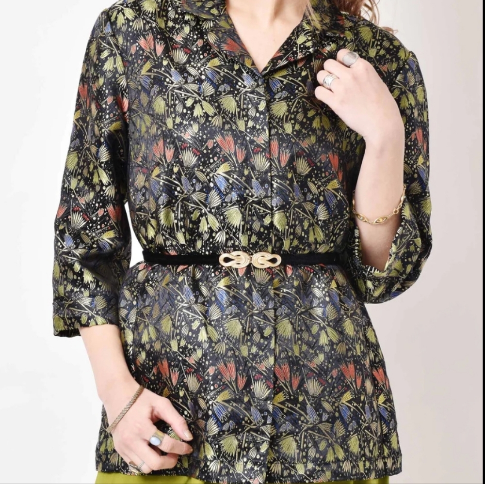 Chico's Metallic Asian- Style Black Floral jacket With Gold Embroidered Size 2